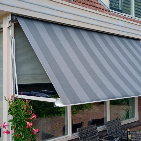 T384 Tibelly zonweringdoek geplaatst